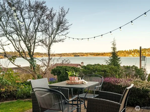 15517 Lake Shore Boulevard NE, Lake Forest Park, WA 98155