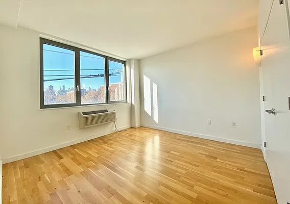 Rented by Astoria Realty | media 4