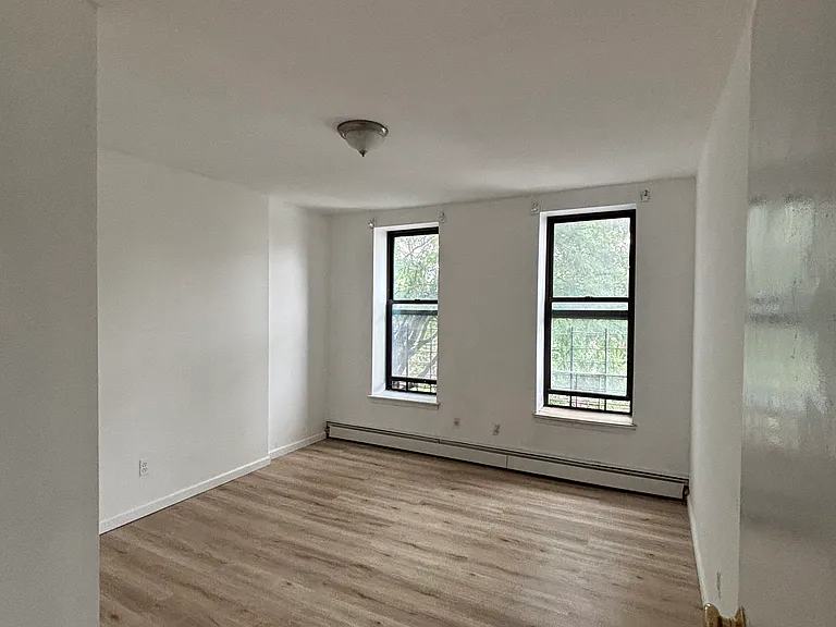 200 Mac Dougal St #2F — Photo 6