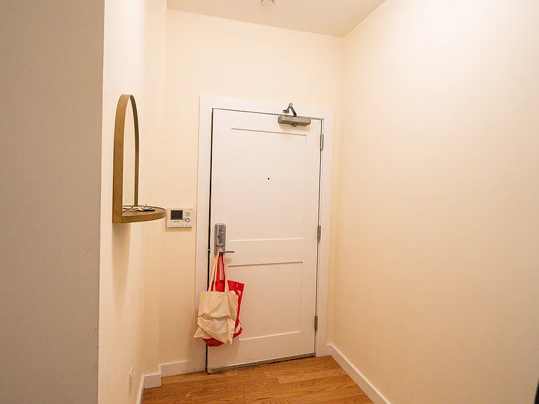 Diamond Fenway — Photo 55