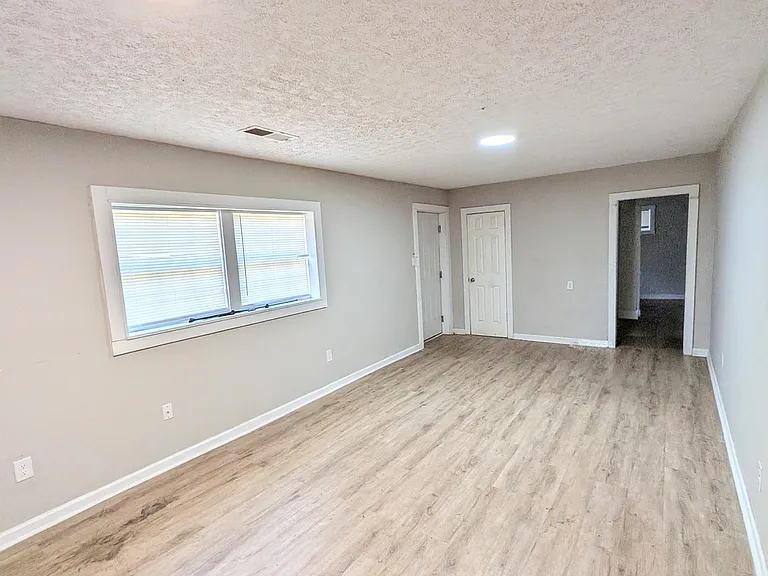 2924 Springside Pl SE — Photo 2