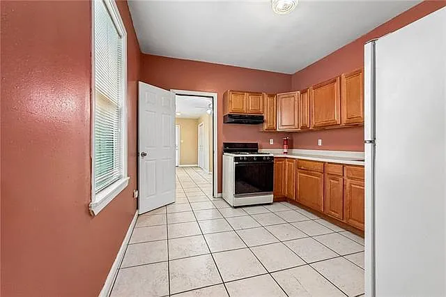 1137 Deslonde St — Photo 10