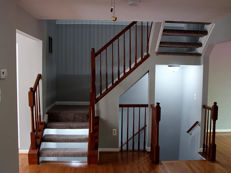 445 Woodhill Dr — Photo 9