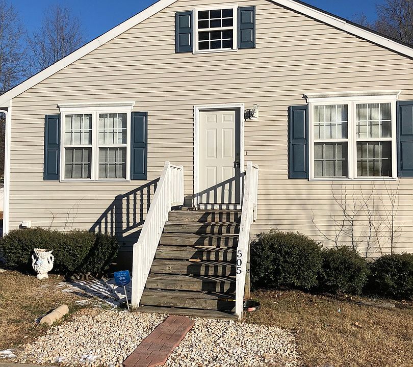 1st image of 505 W Carver St