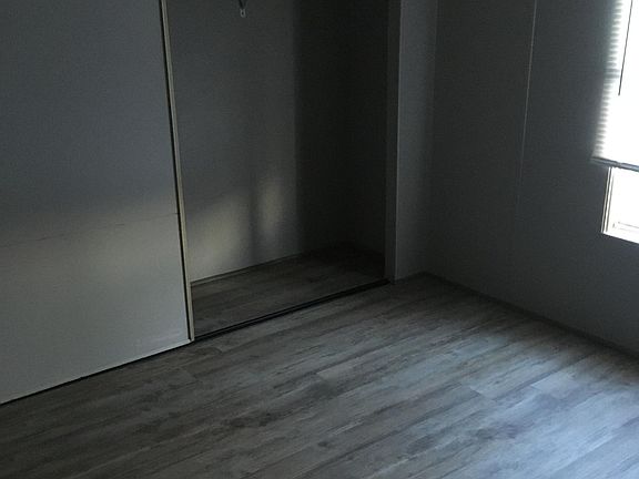 5th image of 75 Troxel St