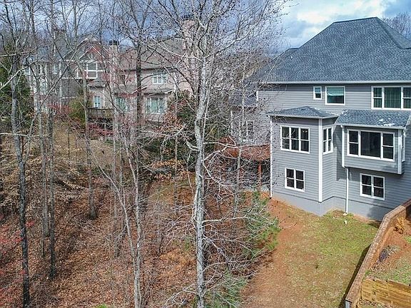 4th image of 9843 Forest Hill Dr