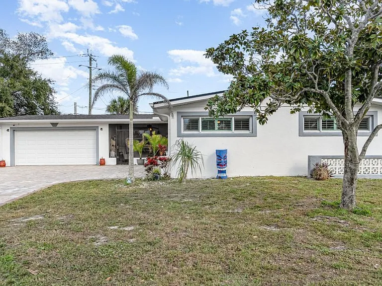 230 Andros Dr — Photo 2