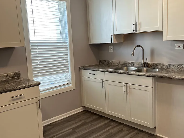 7820 S Langley Ave #2 — Photo 5