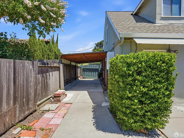 5880 Olinda Rd — Photo 27