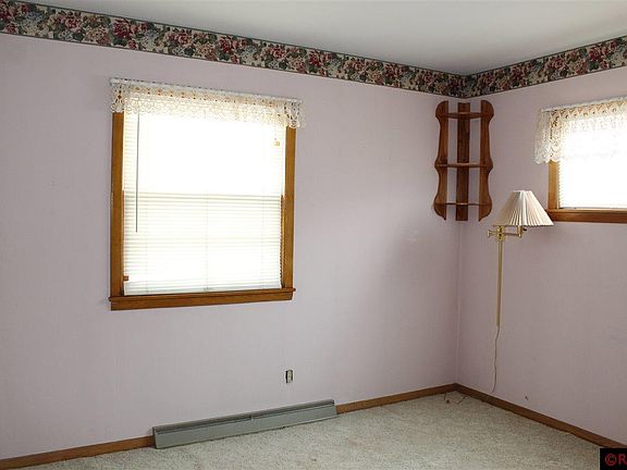 5th image of 109 Sunset Ave