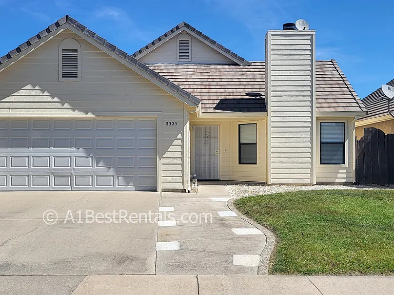 2325 Orchard View Cir — Photo 1