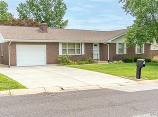 803 Ridgeview Dr, Washington, MO 63090