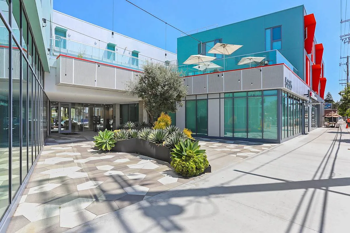 Zoe Lofts — Photo 3