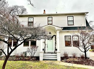 4020 Wolf Rd, Western Springs, IL 60558