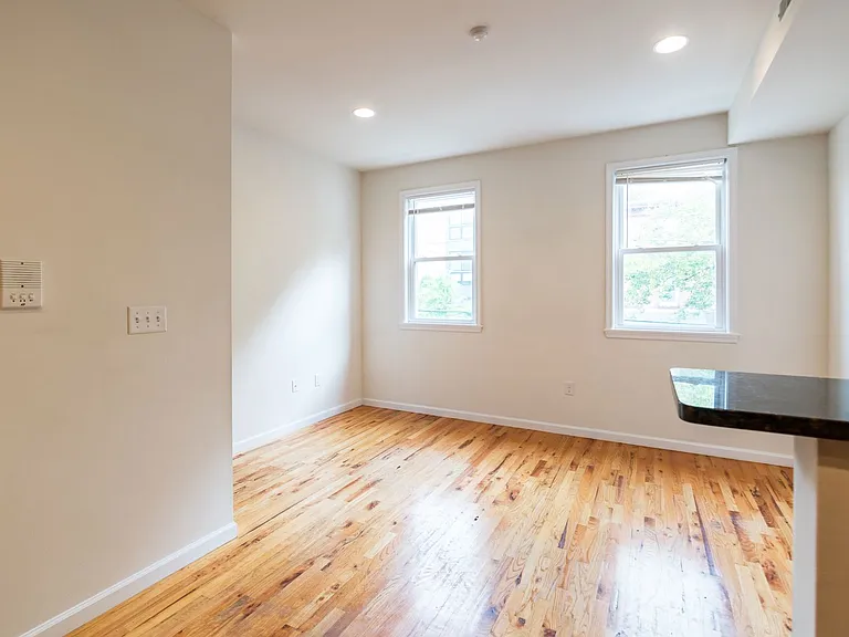 330 N Preston Street — Photo 3