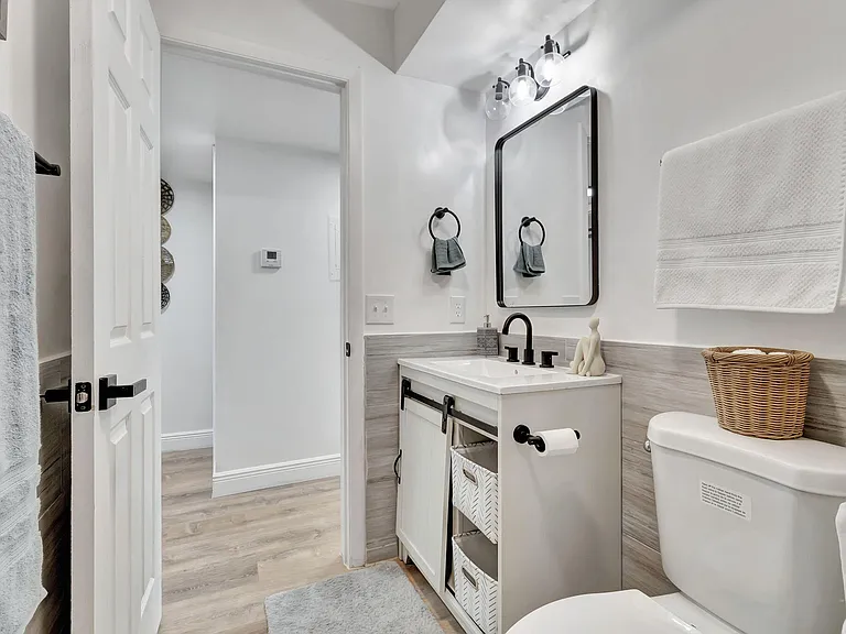 52 Burgundy Dr #B — Photo 30
