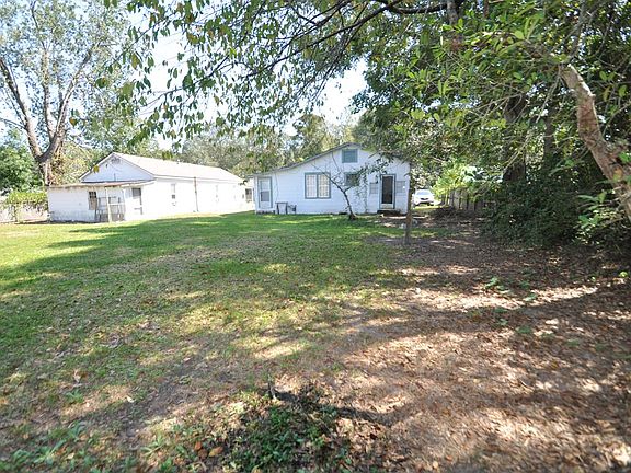 4th image of 411 N Steele Ave