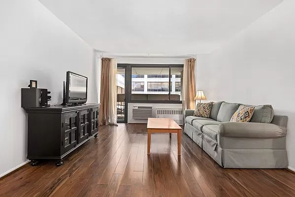 1st image of 333 Pearl St APT 6E