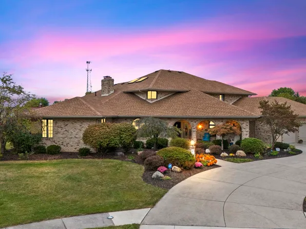 15 Saint Emily Dr, Huntington, IN 46750