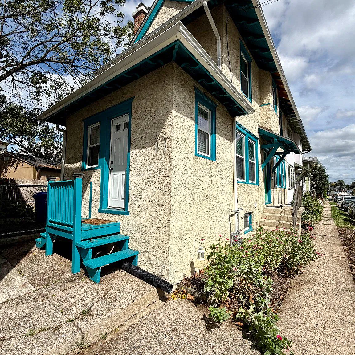 2 bed, 1.0 bath, 871 sqft, $2,000 — Photo 2