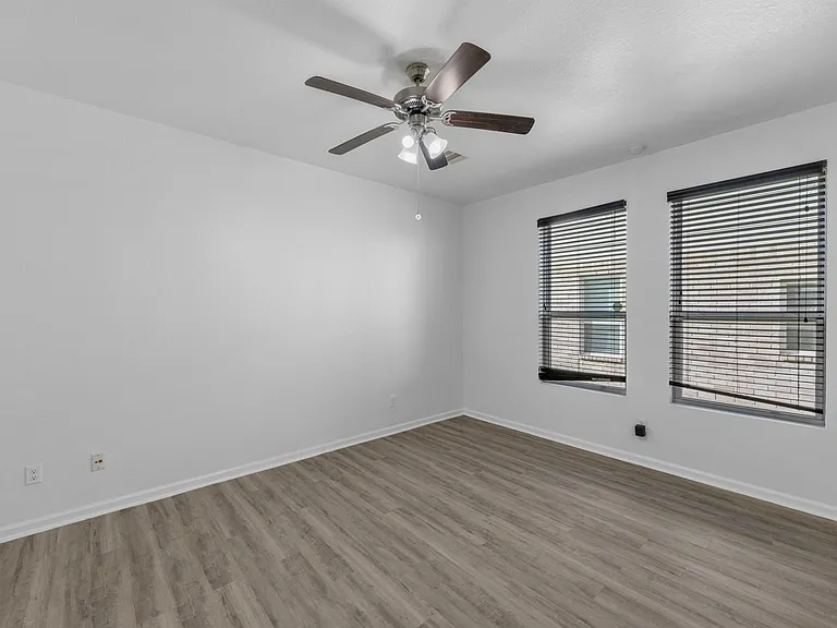 4810 Jarl Ct — Photo 9
