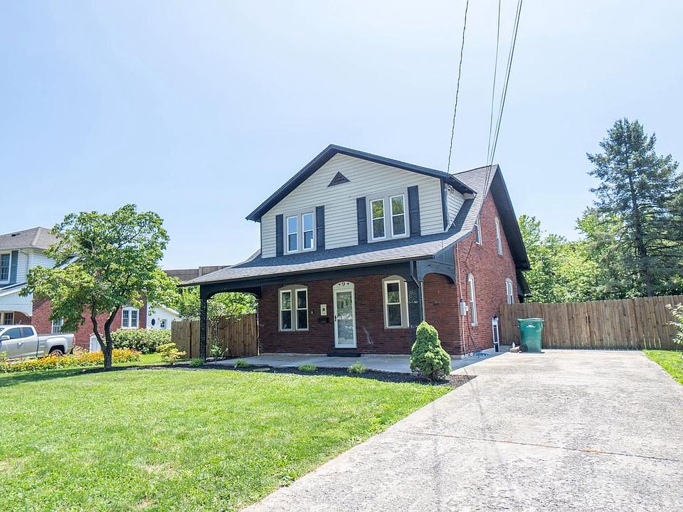 1st image of 9 Oakwood Cir