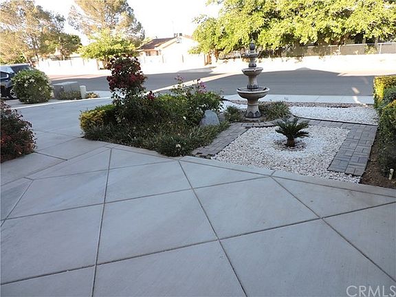 3rd image of 10166 Tamarisk Ave