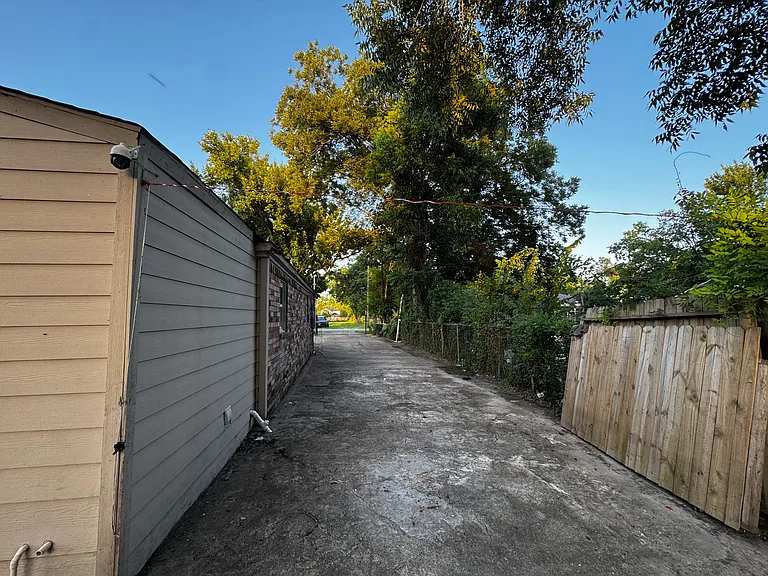 7617 Wileyvale Rd — Photo 4
