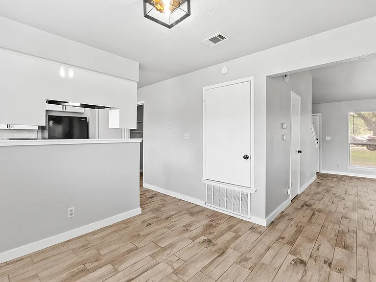 7505 Saint Amant Pl #A — Photo 8