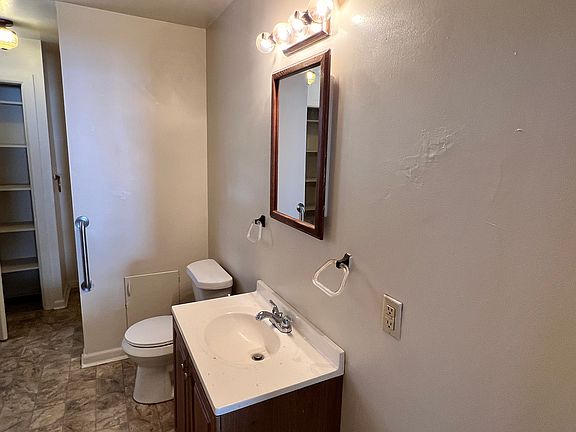 3rd image of 427 Highland Ave SW #1