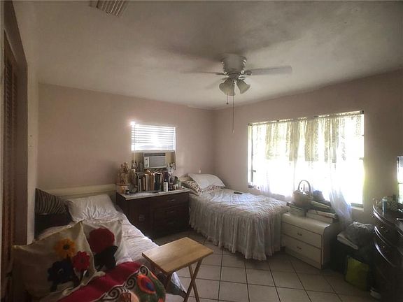 4th image of 2040 32nd Ave