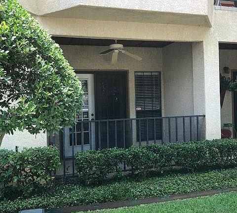 3rd image of 1933 Island Cir APT B105