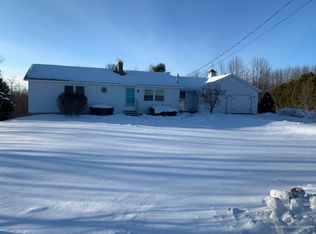 586 Ridge Rd, Monmouth, ME 04259