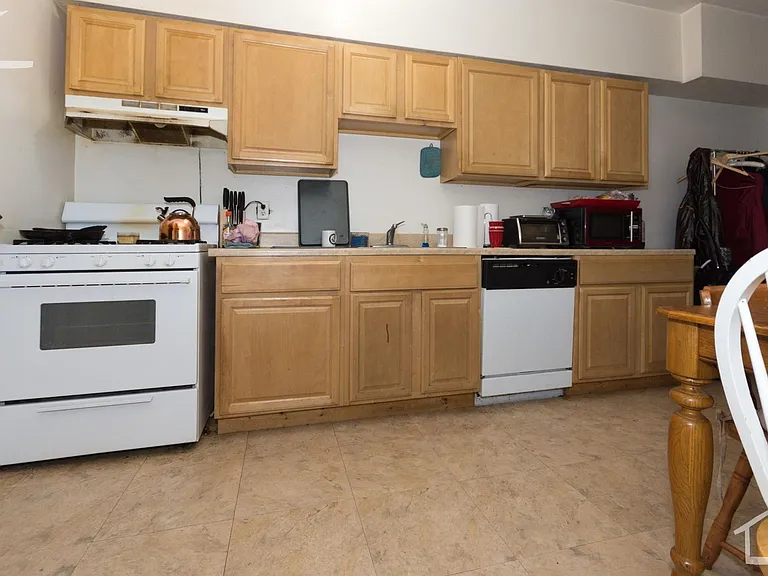11 Ashford St #2 — Photo 1