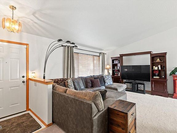 5th image of 2424 E Woodcrest Dr