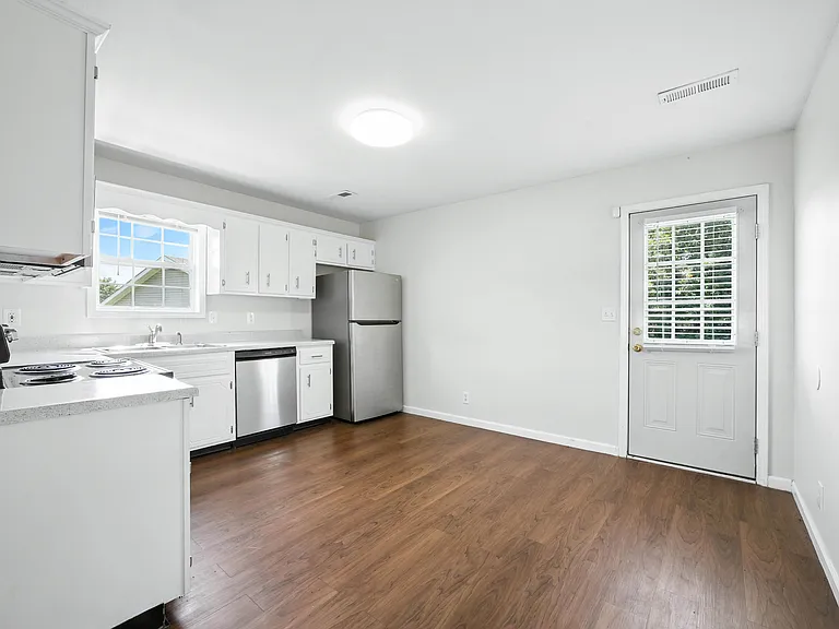 256 Executive Ave #A — Photo 15
