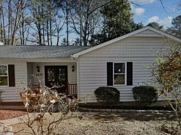 1437 Huntly Ct, Cary, NC 27511