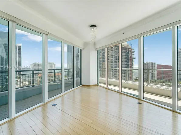 60 SW 13th St APT 2100, Miami, FL 33130