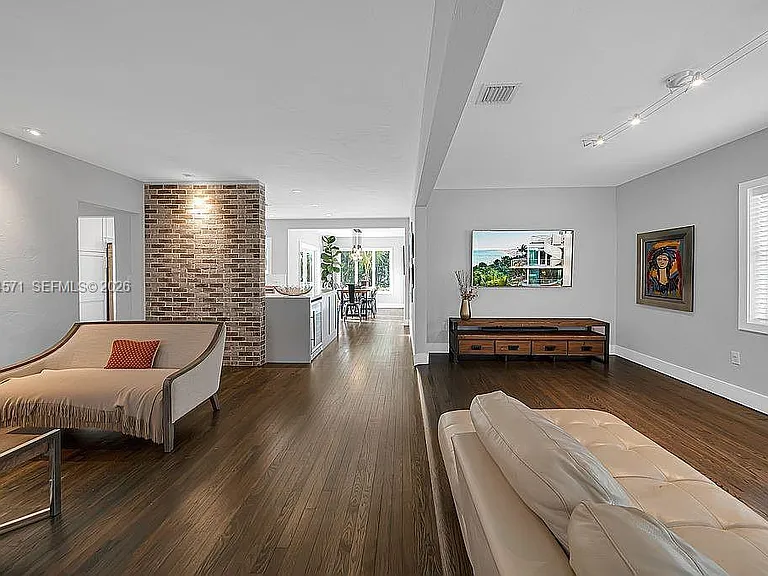 5850 SW 47th St — Photo 18