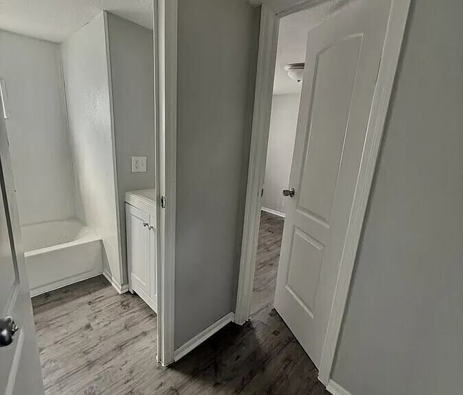 4351 Putnam Ave #4 — Photo 12