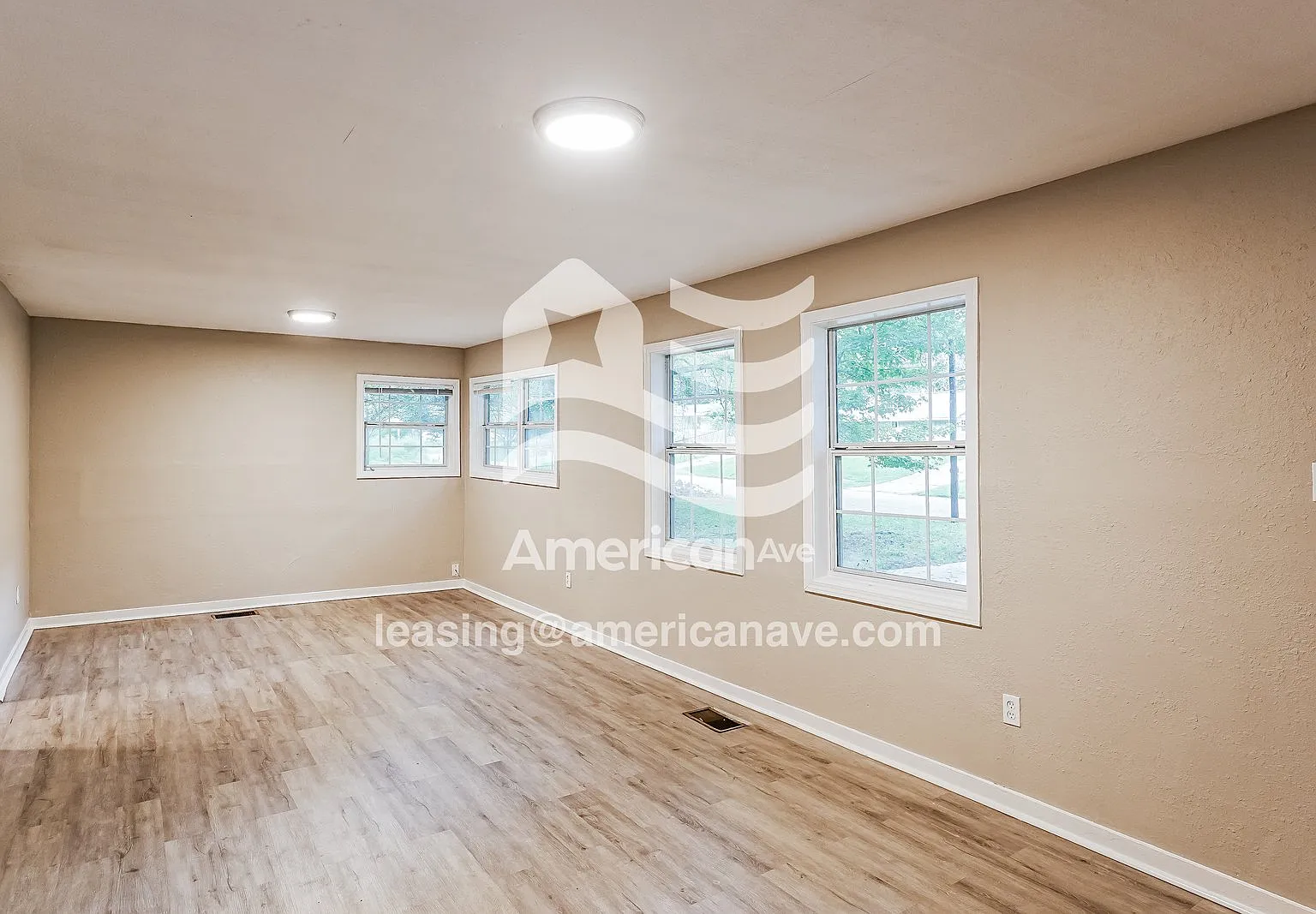 3 bed, 1.5 bath, 1184 sqft, $697 — Photo 4