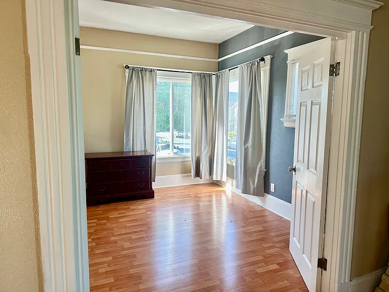 401 E Saint James St #2 — Photo 3