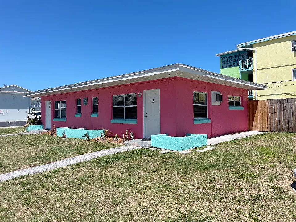 7554 Magnolia Ave #2
