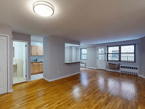 3rd image of 50 W 97th St APT 4v