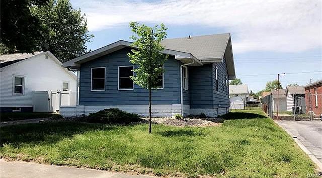 1st image of 466 Leslie Ave