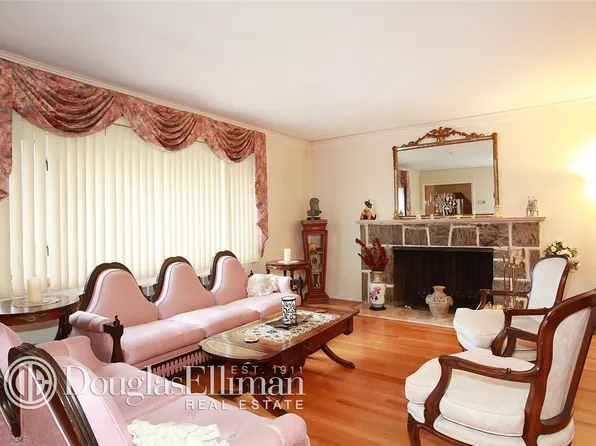 162-33 14th Avenue image 1 of 17