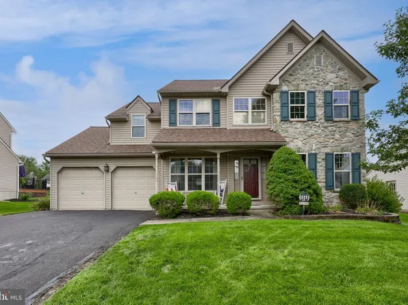 80 Apple Blossom Dr, Lancaster, PA 17602