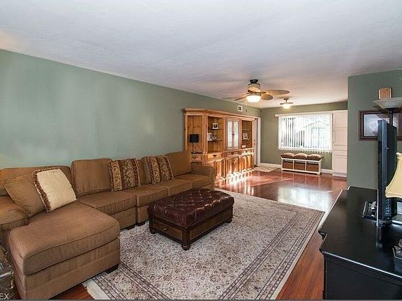 2nd image of 645 Sycamore Dr