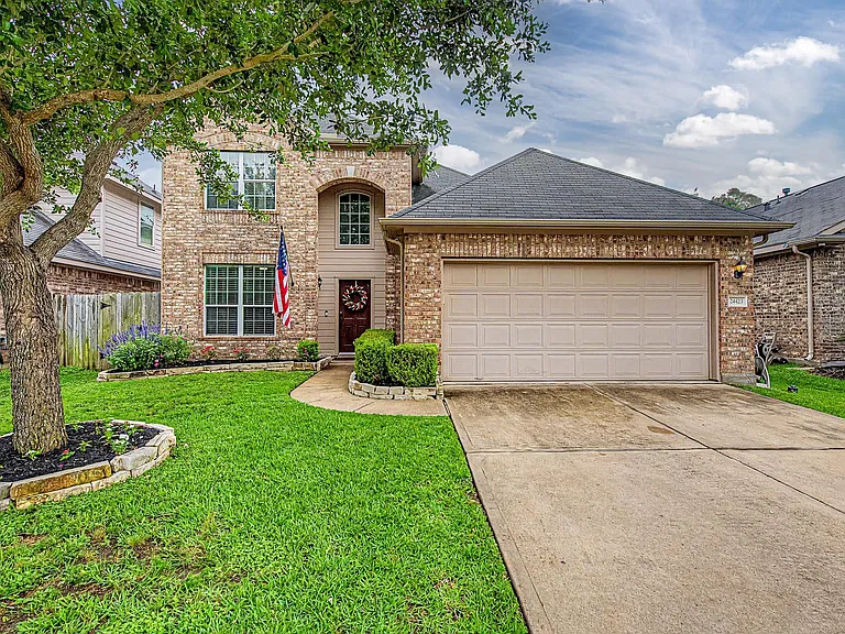 24423 Hikers Bend Dr — Photo 1