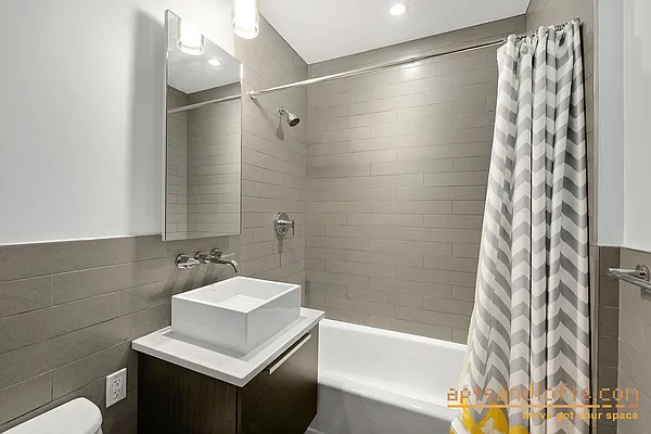 Rented by aptsandlofts.com | media 50